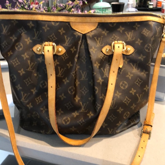 Louis Vuitton handbag - Picture 1 of 10